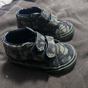 Toddler vans 4c